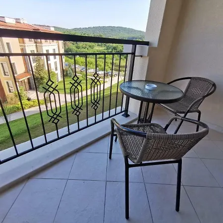 Apartment Green Life Beach 4 *